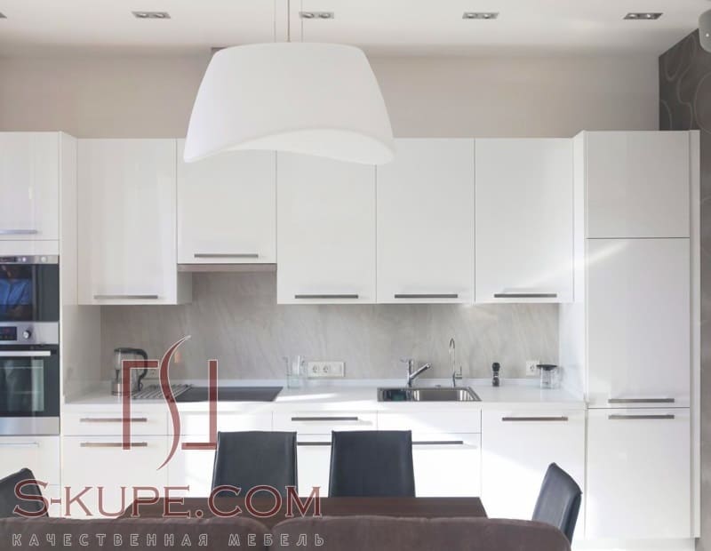 кухня біля глянец