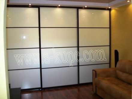 Раздвижная перегородка венге матовое стекло